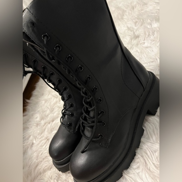 DV Dolce Vita Lug Combat Boot Black Leather Size Women’s 7.5 - NEW! - Picture 5 of 13